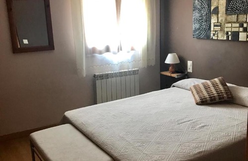 Benabarre House | Hostal Delgado