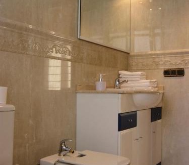 Oeste House | Hostal Granada