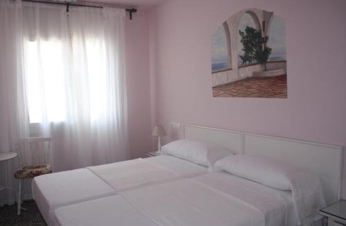 Figueres House | Hostal Isabel II