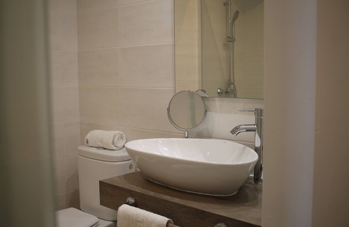 Torrenova Hostel | Hostal Jakiton