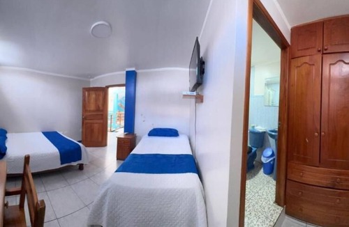 Puerto Baquerizo Moreno Hostel | Hostal León Dormido