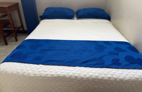 Puerto Baquerizo Moreno Hostel | Hostal León Dormido