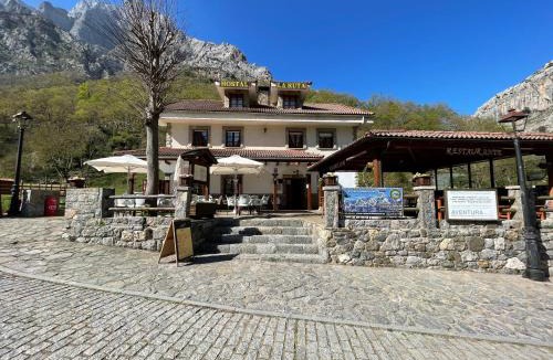 Cain Hotel | Hostal La Ruta