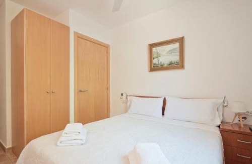 Terrades Hotel | Hostal la Salut de Terrades