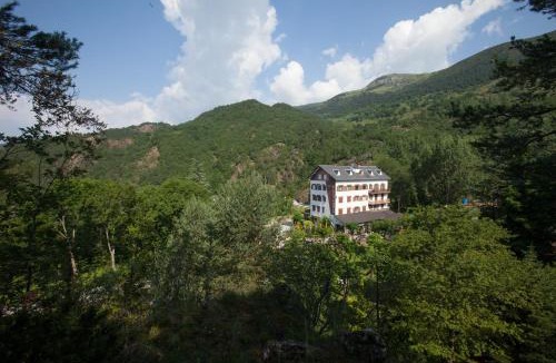 Castellar de N'hug House | Hostal Les Fonts
