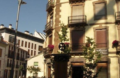 Jaca House | Hostal Paris