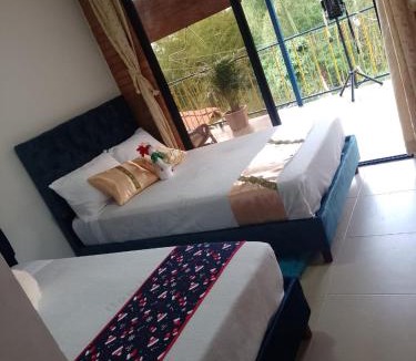 El Colegio House | Hostal Quebrada Verde
