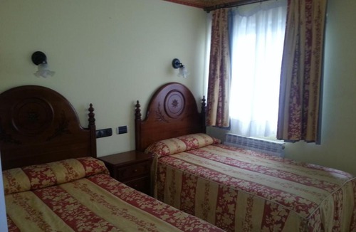 Olmillos de Sasamon House | Hostal Restaurante El Castillo
