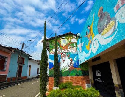 San Antonio House | Hostal Santiago DC