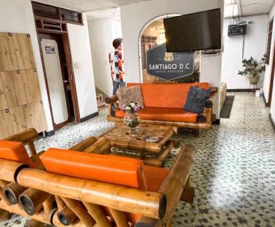 San Antonio House | Hostal Santiago DC
