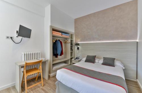 Sant Joan de Vilatorrada House | Hostal Soler