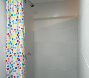 Miraflores Bajo House | Hostal Tayupanda