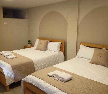 Miraflores Bajo House | Hostal Tayupanda