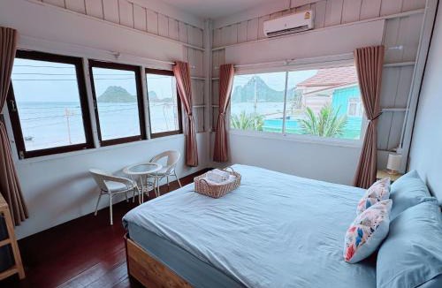 Prachuap Khiri Khan Hostel | Hostel 126 Cafe' & Bar