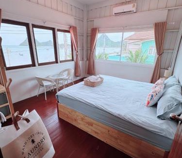 Prachuap Khiri Khan Hostel | Hostel 126 Cafe' & Bar