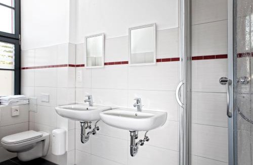 Neubrandenburg Hostel | Hostel am GÜTERBAHNHOF