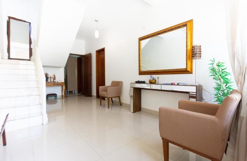 Araes House | HOSTEL DIKASA