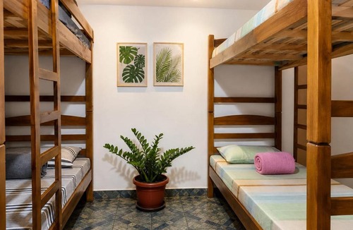 Da Goiabeira House | Hostel Goiabeiras com Piscina Próximo à Arena Pantanal