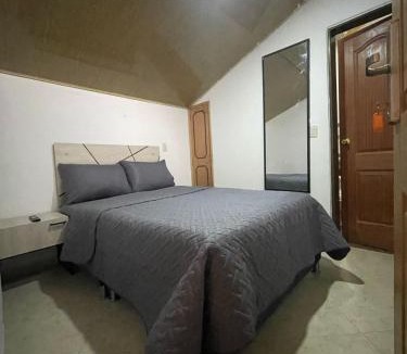 Zona Rosa House | Hostel Heroes