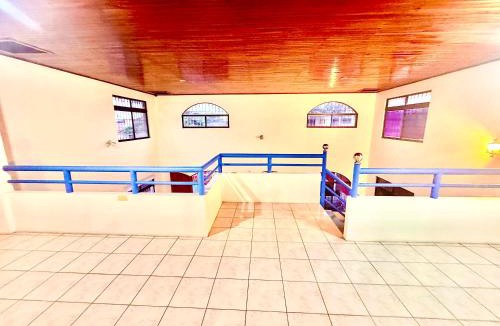 Puntarenas House | Hostel La Perla