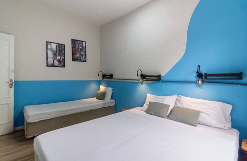 Leblon Bed & Breakfast | Hostel Leblon - private triple suite