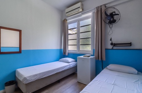 Leblon Bed & Breakfast | Hostel Leblon - private room with 4 beds
