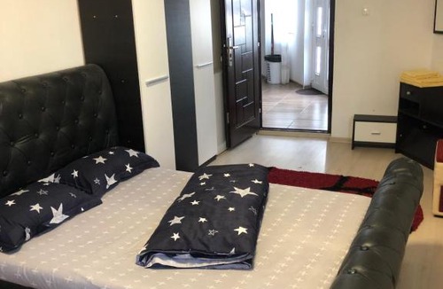 Onesti House | Hostel Mialma