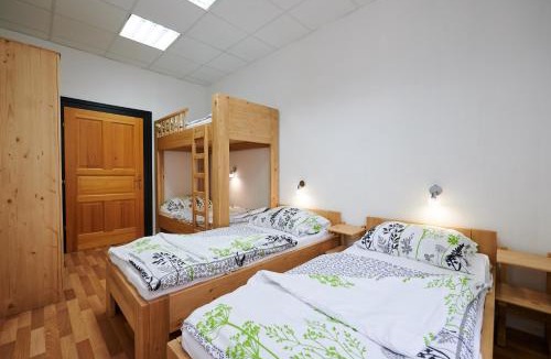 Hrastnik Hostel | Hostel Mladinski center Šmartno ob Paki