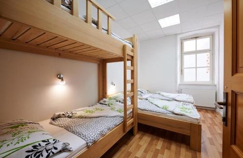 Hrastnik Hostel | Hostel Mladinski center Šmartno ob Paki