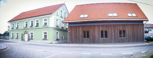 Hrastnik Hostel | Hostel Mladinski center Šmartno ob Paki