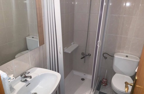 Guadahortuna House | Hostel Restaurant Leyvamar