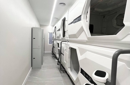 Moscardo Hotel | Hostel Space Capsule