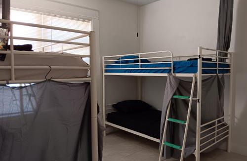 Ybor City House | Hostel Tampa, 15 minutes to airport, near Ybor City, downtown, self check-in