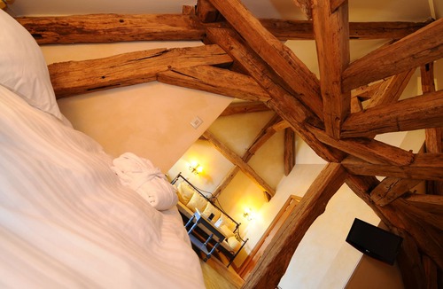 Saulieu Hotel | Hostellerie de la Tour d'Auxois