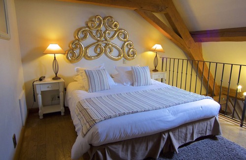Saulieu Hotel | Hostellerie de la Tour d'Auxois