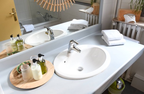Avallon Hotel | Hostellerie du Moulin des Ruats