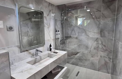Royallieu Village Hotel | Hostellerie Du Royal Lieu