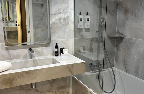 Royallieu Village Hotel | Hostellerie Du Royal Lieu
