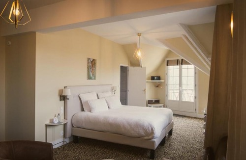 Saint-Pierre-du-Vauvray Hotel | Hostellerie Saint Pierre