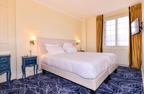 Saint-Pierre-du-Vauvray Hotel | Hostellerie Saint Pierre