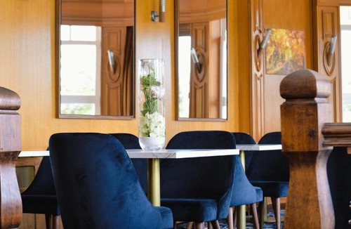 Saint-Pierre-du-Vauvray Hotel | Hostellerie Saint Pierre