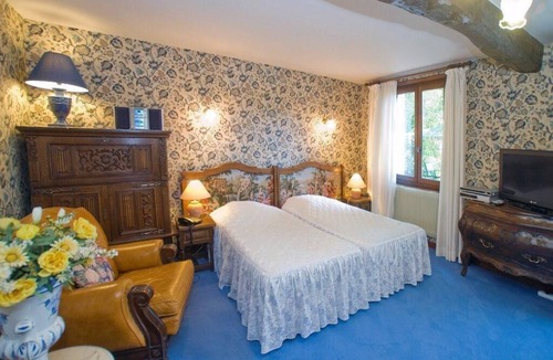Replonges Hotel | Hostellerie Sarrasine
