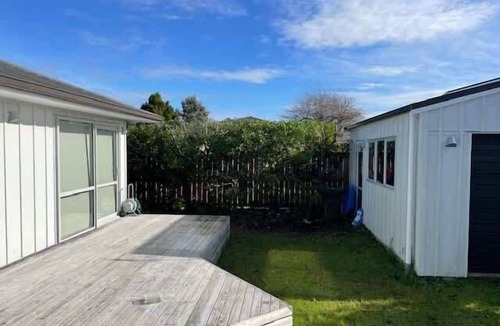 Whangamata House | Hosts on the Coast Given Getaway