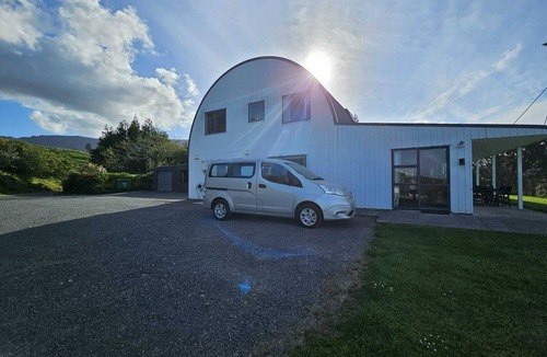 Aongatete House | Hosts on the Coast Wharenui The Gathering Place