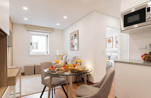 Leixões Apartment | HostWise - Elegant & Stylish Flat