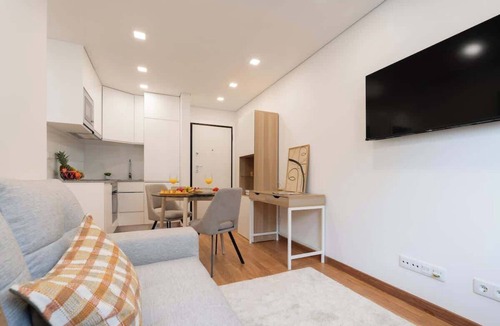 Leixões Apartment | HostWise - Elegant & Stylish Flat