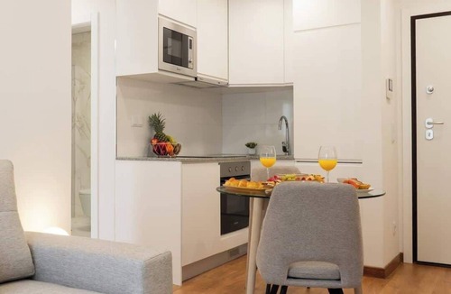 Leixões Apartment | HostWise - Elegant & Stylish Flat