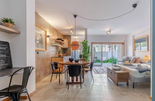 Leixões Apartment | HostWise – Modern Flat w/Terrace | Near the Beach