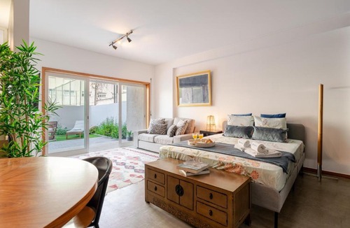 Leixões Apartment | HostWise – Modern Flat w/Terrace | Near the Beach