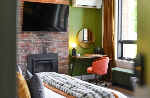 Mount Washington Apartment | HostWise Stays - Grandview Studio, Skyline Views, Private Parking